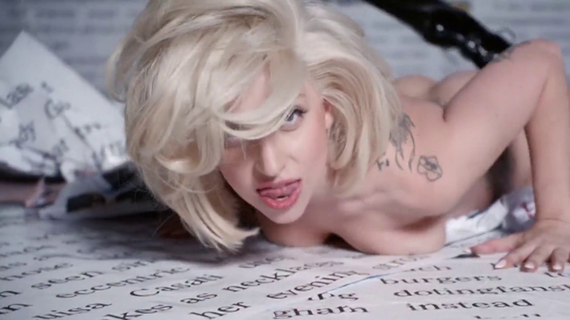 Голая Леди Гага на пикантных эротических фотках