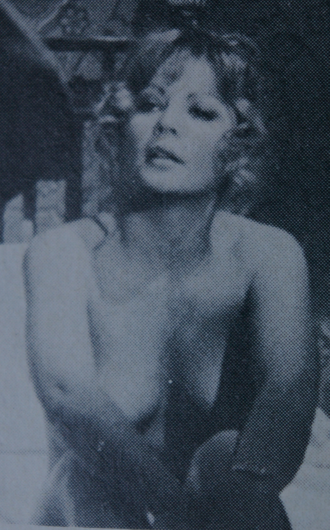 Обнаженная актриса Пенни Ирвинг на откровенных фото.